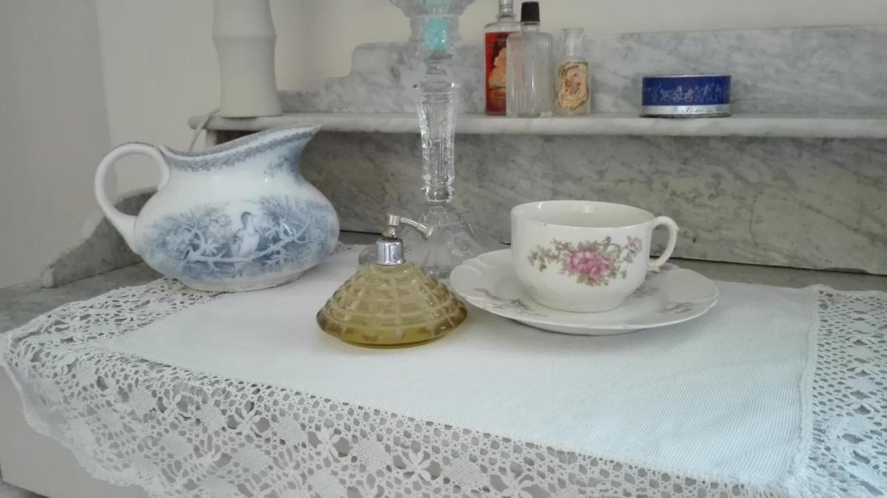 L'Ile Aux Mimosas Bed & Breakfast Tautavel Bilik gambar